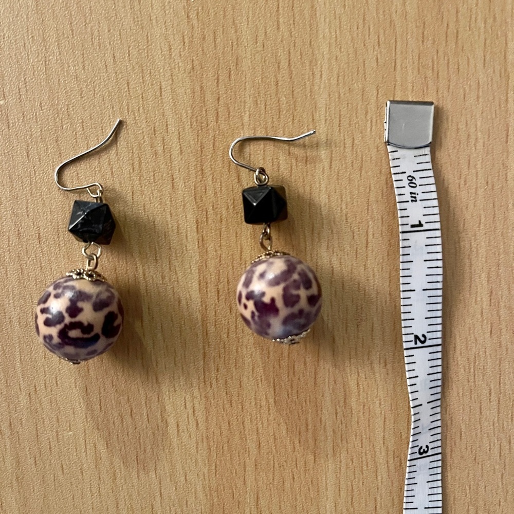 NWOT Leopard Print Beaded Earrings - Picture 7 of 9